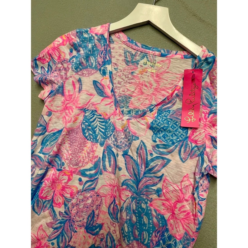 Lilly Pulitzer Etta V-Neck Top Pink Isle Snappy Turtle Pineapple S 001504 NEW